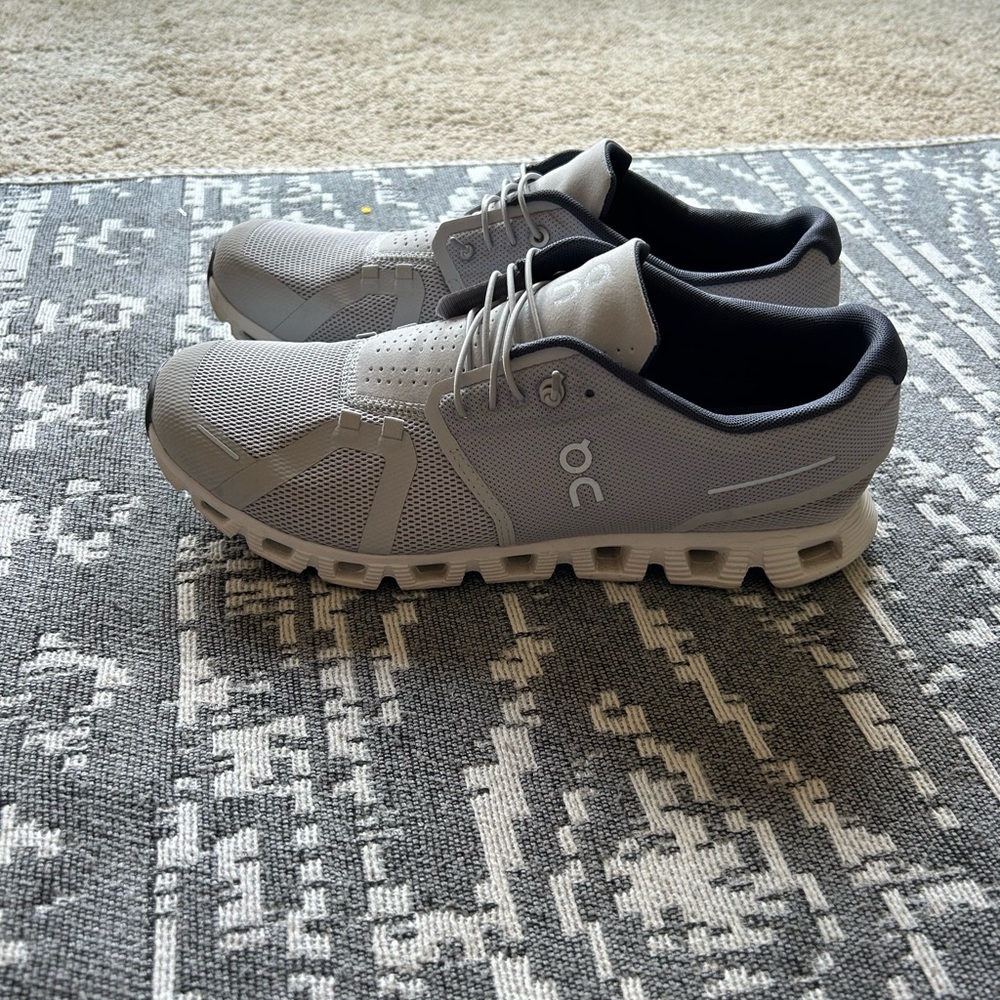 Men On Cloud 5 shoes